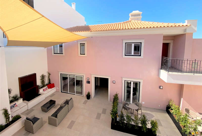 The Cardeal Suites & Apartments